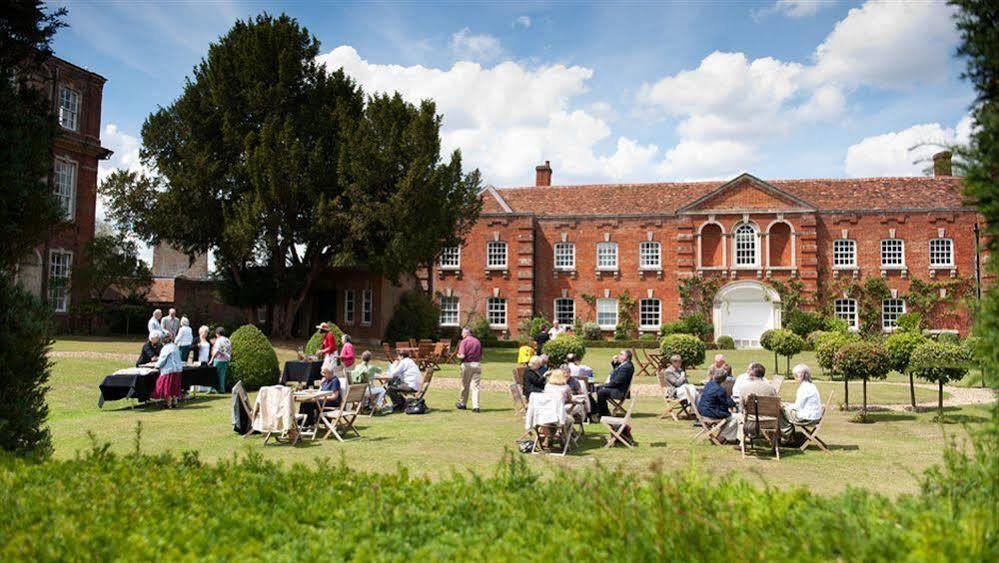Chicheley Hall Eksteriør billede